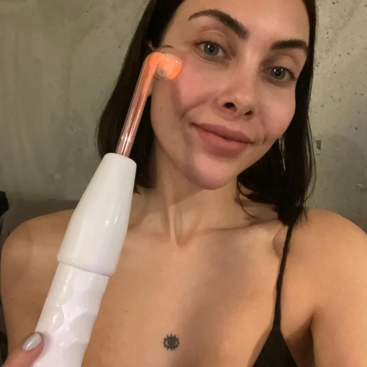 High Frequency Wand - Skin Therapy Wand: Tighten, Treat Acne, Reduce Wrinkles